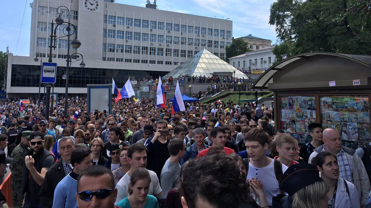 Тисячі людей вийшли на вулиці Росії: фоторепортаж