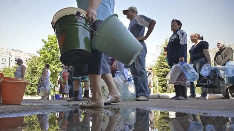 На Донеччині можуть оголосити надзвичайну ситуацію через бойовиків На Донеччині можуть оголосити надзвичайну ситуацію через бойовиків