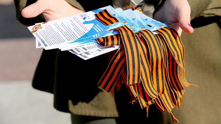 Прощай, "колорадская ленточка": Порошенко запретил еще один символ СССР Прощай, "колорадская ленточка": Порошенко запретил еще один символ СССР