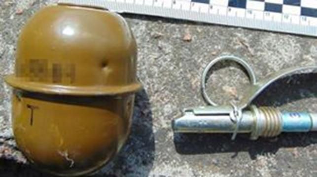 В Киеве на набережной обнаружили гранату В Киеве на набережной обнаружили гранату