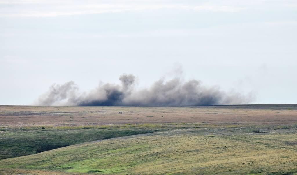 Военные провели масштабные учения с танками и самолетами: эффектные фото