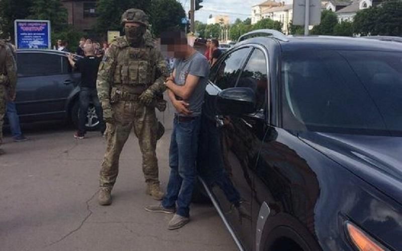 В Коростене преступники планировали взорвать стратегический объект: фото В Коростене преступники планировали взорвать стратегический объект: фото