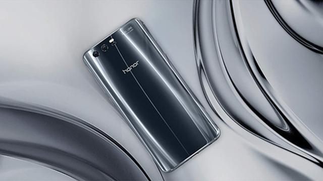 Huawei представила смартфон с двойной камерой