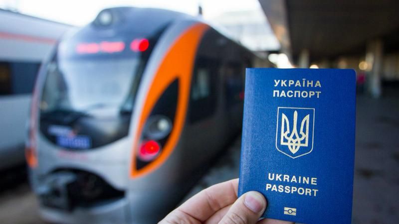 Скільки українців встигли скористатись безвізом за перші два дні: точні цифри Скільки українців встигли скористатись безвізом за перші два дні: точні цифри