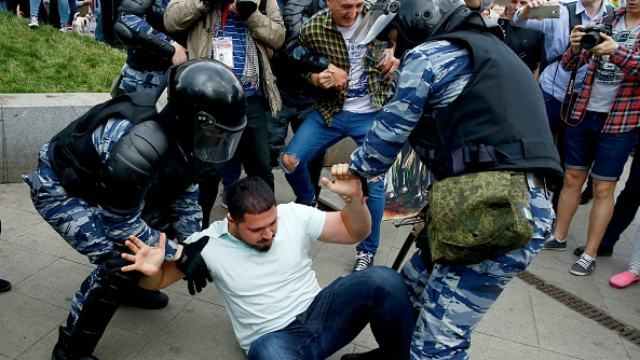 У Трампа миттєво відреагували на масові затримання у Росії У Трампа миттєво відреагували на масові затримання у Росії