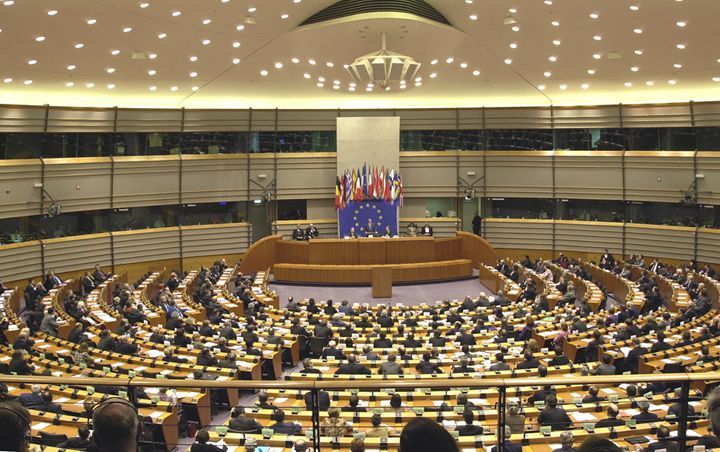 Еврокомиссия начнет процедуру против трех стран ЕС из-за беженцев