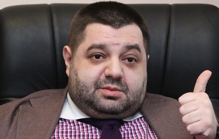 За табличкой приемной нардепа от БПП расположен кабинет скандального бизнесмена За табличкой приемной нардепа от БПП расположен кабинет скандального бизнесмена