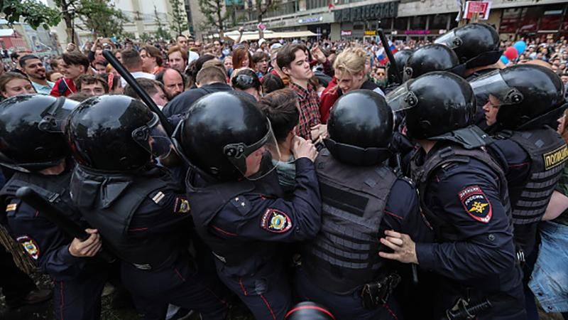 У Путіна заговорили про загрозу, яку несуть антикорупційні мітинги в Росії У Путіна заговорили про загрозу, яку несуть антикорупційні мітинги в Росії