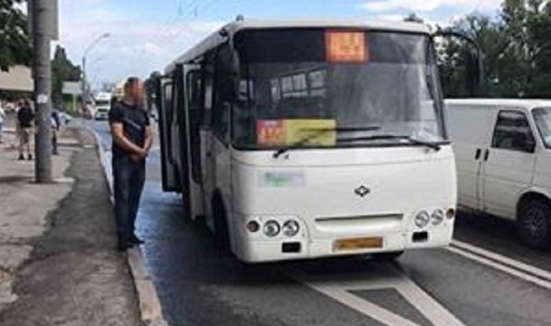 Поліція може відкрити провадження через вибух у маршрутці в Києві