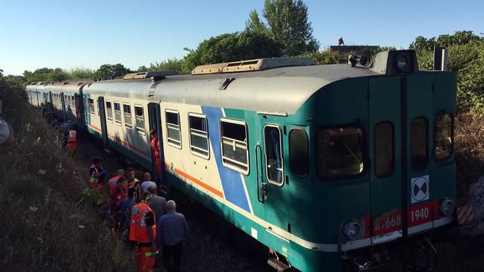 В Италии столкнулись два поезда: есть пострадавшие