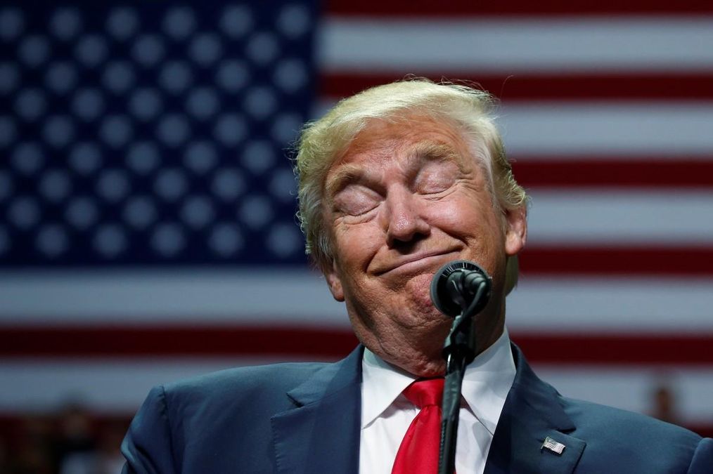 В США подали на Трампа в суд из-за нарушения конституции В США подали на Трампа в суд из-за нарушения конституции