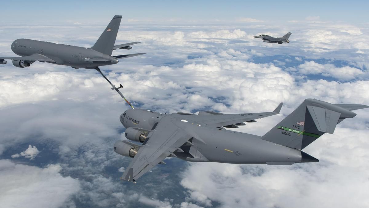 Попередження для Росії: США розмістили у Британії вісім стратегічних бомбардувальників Попередження для Росії: США розмістили у Британії вісім стратегічних бомбардувальників