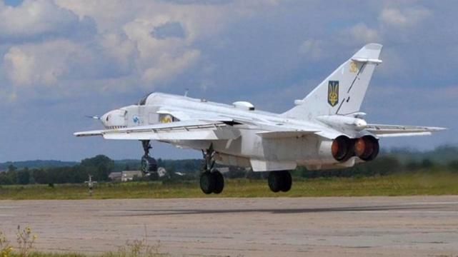 Що російські спецслужби обіцяли українському пілоту-зраднику, який мав викрасти для них Су-24 Що російські спецслужби обіцяли українському пілоту-зраднику, який мав викрасти для них Су-24