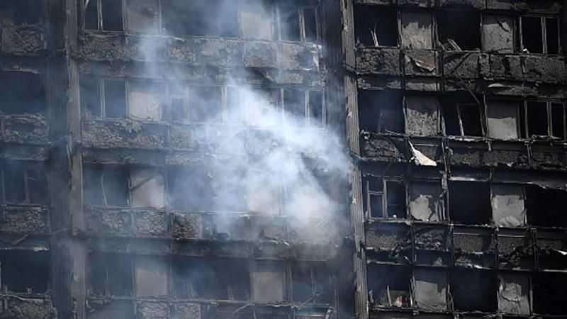 Люди кричали і просили про допомогу, – деталі пожежі у лондонській багатоповерхівці