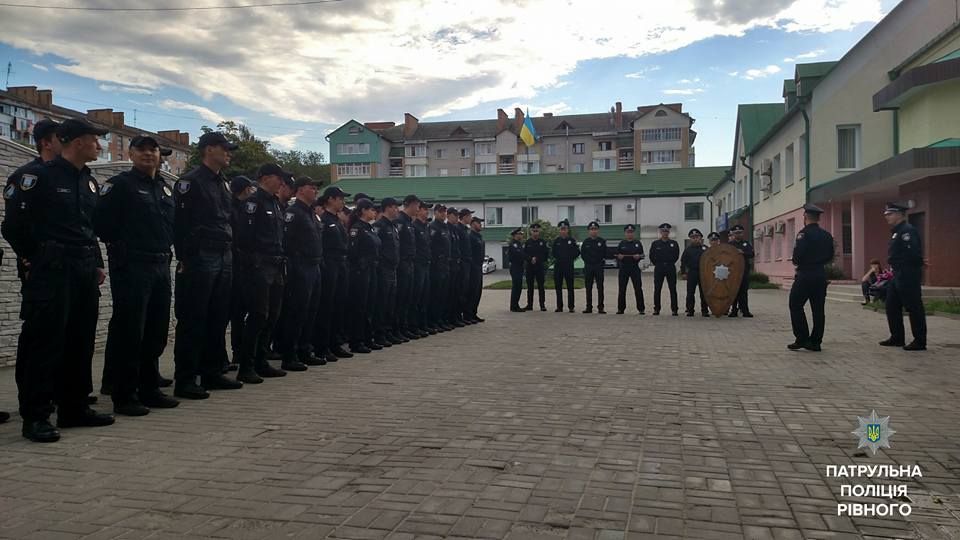 Полицейские из Ровно ввели необычную казацкую традицию