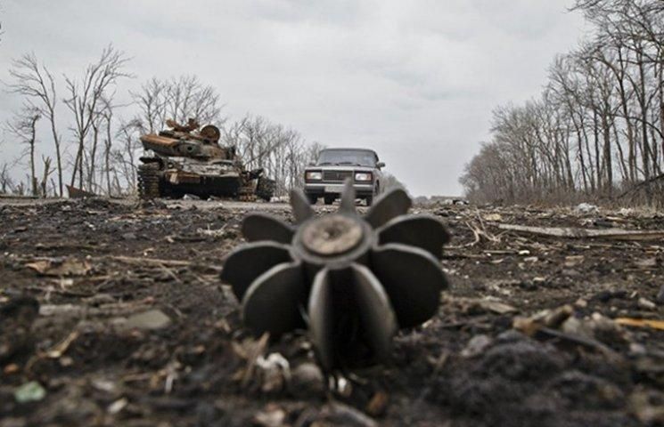 Внаслідок нічного обстрілу бойовиками житлових кварталів загинув мирний мешканець