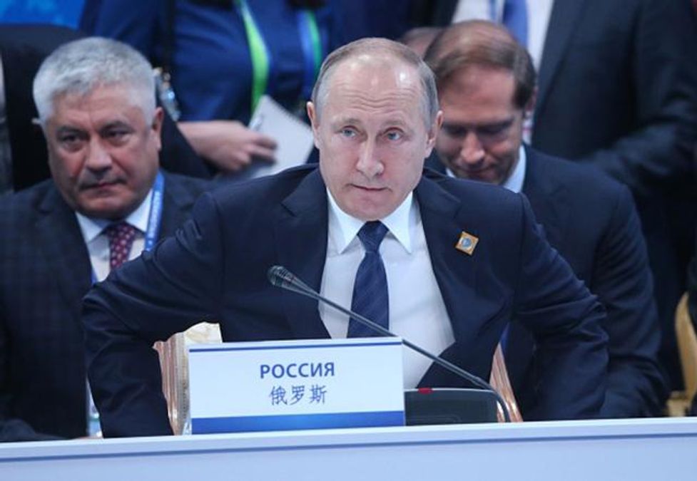 Путин отреагировал на санкции США против России: "Почему? Ведь ничего такого не происходит"