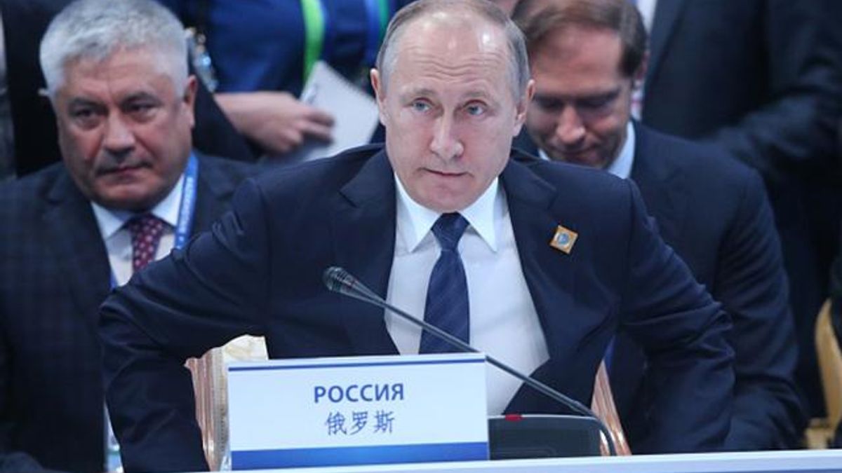 Путин отреагировал на санкции США против России: "Почему? Ведь ничего такого не происходит" Путин отреагировал на санкции США против России: "Почему? Ведь ничего такого не происходит"