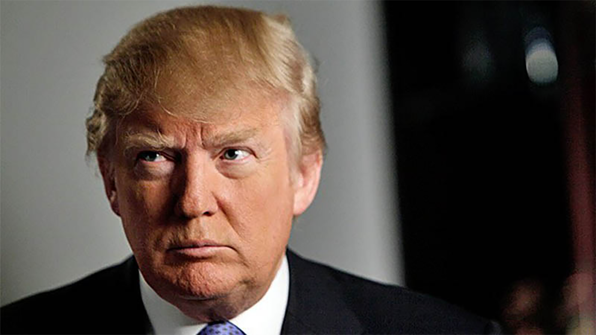 Трамп обвинил СМИ в фальши и вранье Трамп обвинил СМИ в фальши и вранье