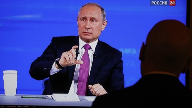 Путин не говорит о личном, но рассказал про двух внуков и болезнь отца