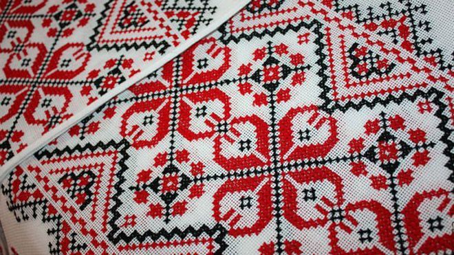 Украинские мастерицы создали самый большой рушник ручной работы Украинские мастерицы создали самый большой рушник ручной работы