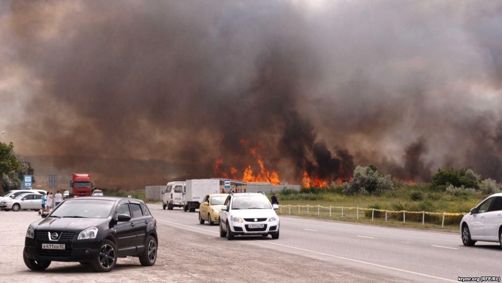 У Криму спалахнула масштабна пожежа: фото У Криму спалахнула масштабна пожежа: фото