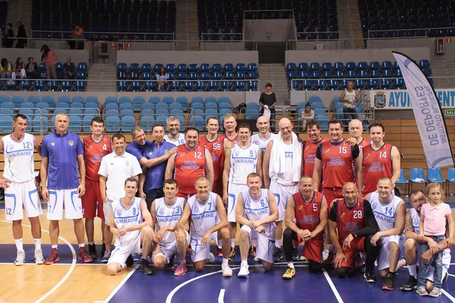 Українські баскетболісти розгромили росіян у півфіналі чемпіонату Європи