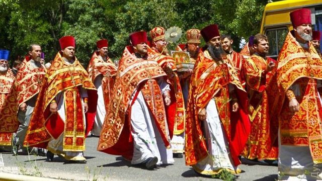Московский патриархат устроил масштабное крестное шествие в Одесской области: фото и видео