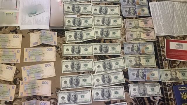 Затриманий на хабарі митник під час втечі влаштував масштабну аварію Затриманий на хабарі митник під час втечі влаштував масштабну аварію