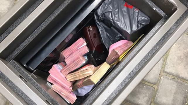 Як виглядає "чорна каса" волинських митників: фото із затримання Як виглядає "чорна каса" волинських митників: фото із затримання