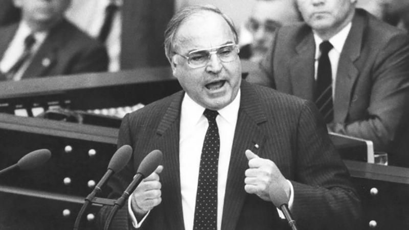 Человек-эпоха: Порошенко шокирован смертью экс-канцлера Германии Коля Человек-эпоха: Порошенко шокирован смертью экс-канцлера Германии Коля