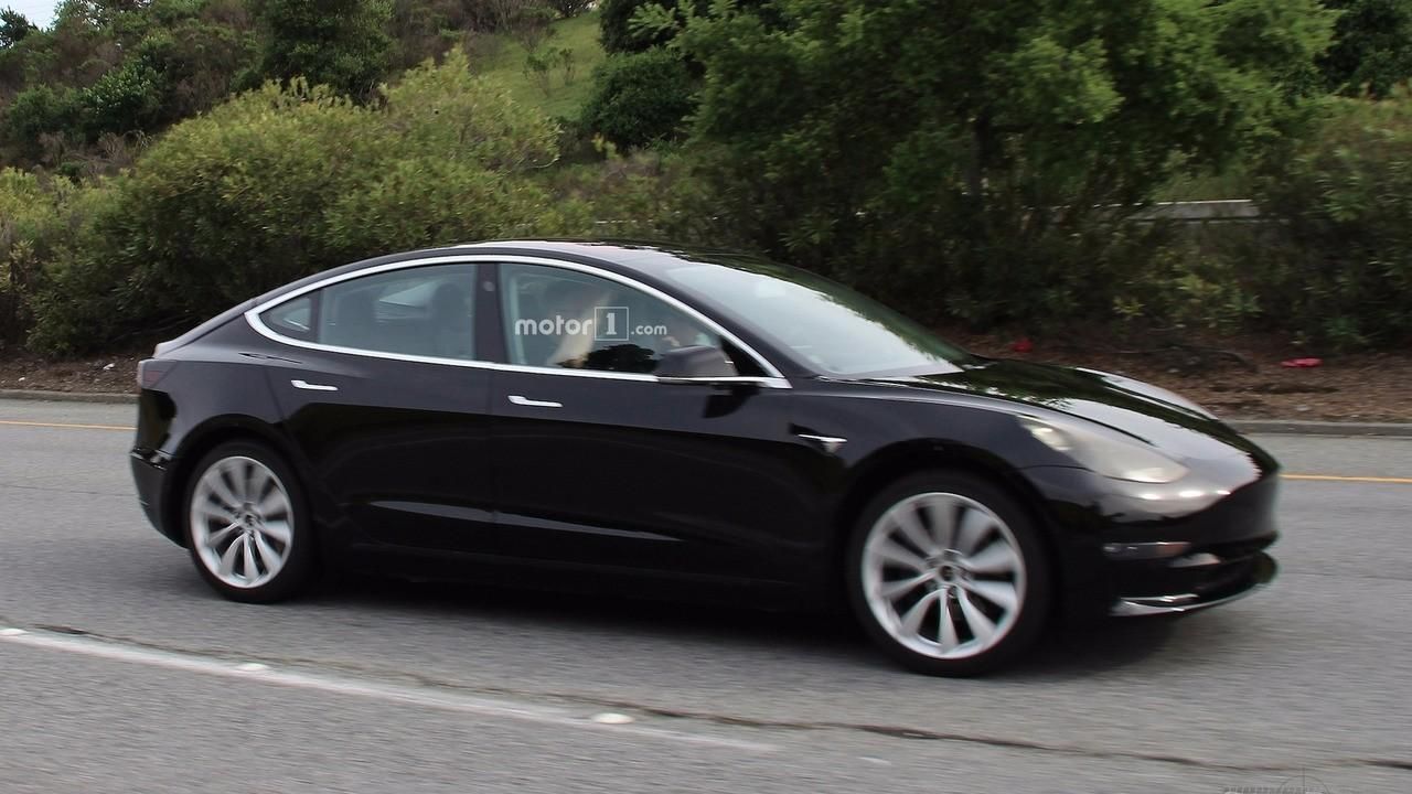 Новая модель Tesla – больше не тайна: появились фото