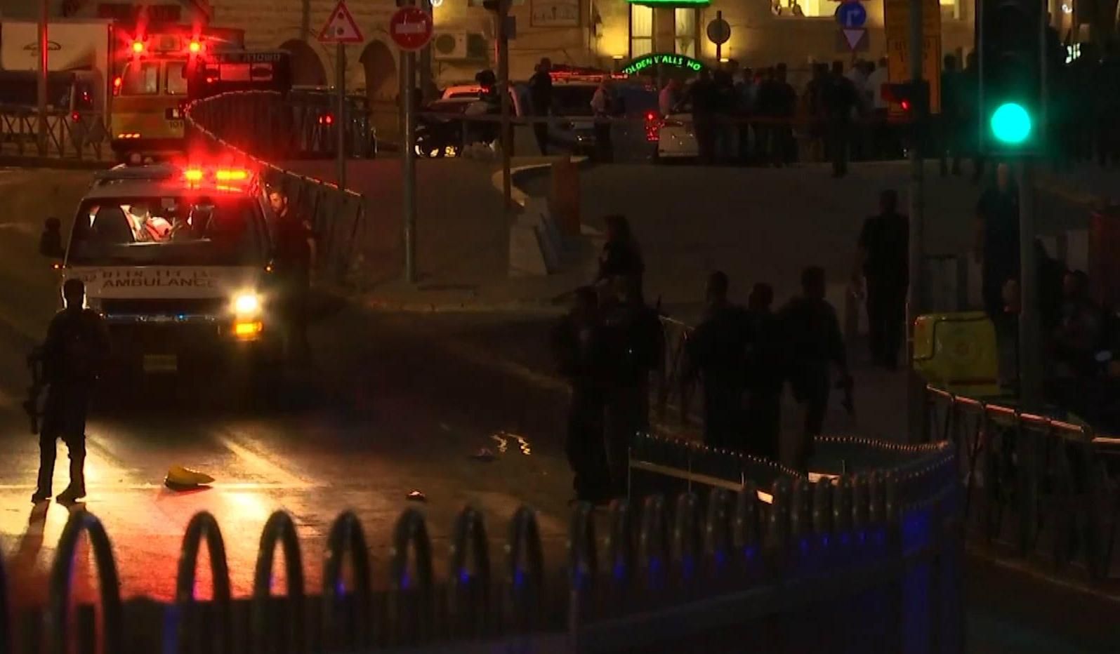 Теракт в Єрусалимі: загинула поліцейська і троє постраждалих
Теракт в Єрусалимі: загинула поліцейська і троє постраждалих