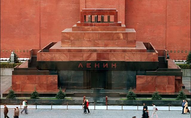 РПЦ вразила несподіваною вимогою щодо тіла Леніна РПЦ вразила несподіваною вимогою щодо тіла Леніна