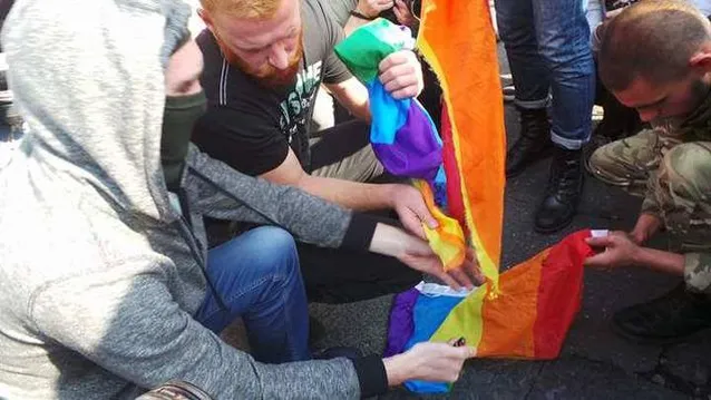 Націоналісти спалили прапор ЛГБТ