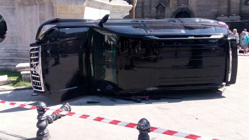Страшна аварія у центрі Львова: у поліції розповіли деталі