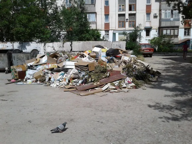Гори сміття у Євпаторії
