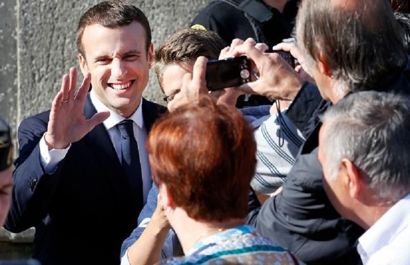 Попередні результати виборів у Франції: перемагають "макроністи"