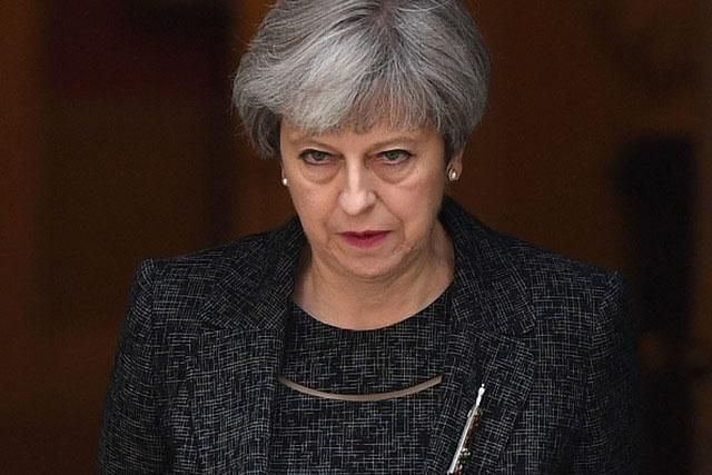 Потенциальный теракт, – премьер Великобритании прокомментировала наезд фургона на людей в Лондоне
