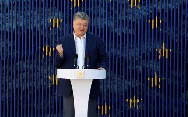 Порошенко нагородив орденами Яценюка та Клімкіна: стало відомо, за що