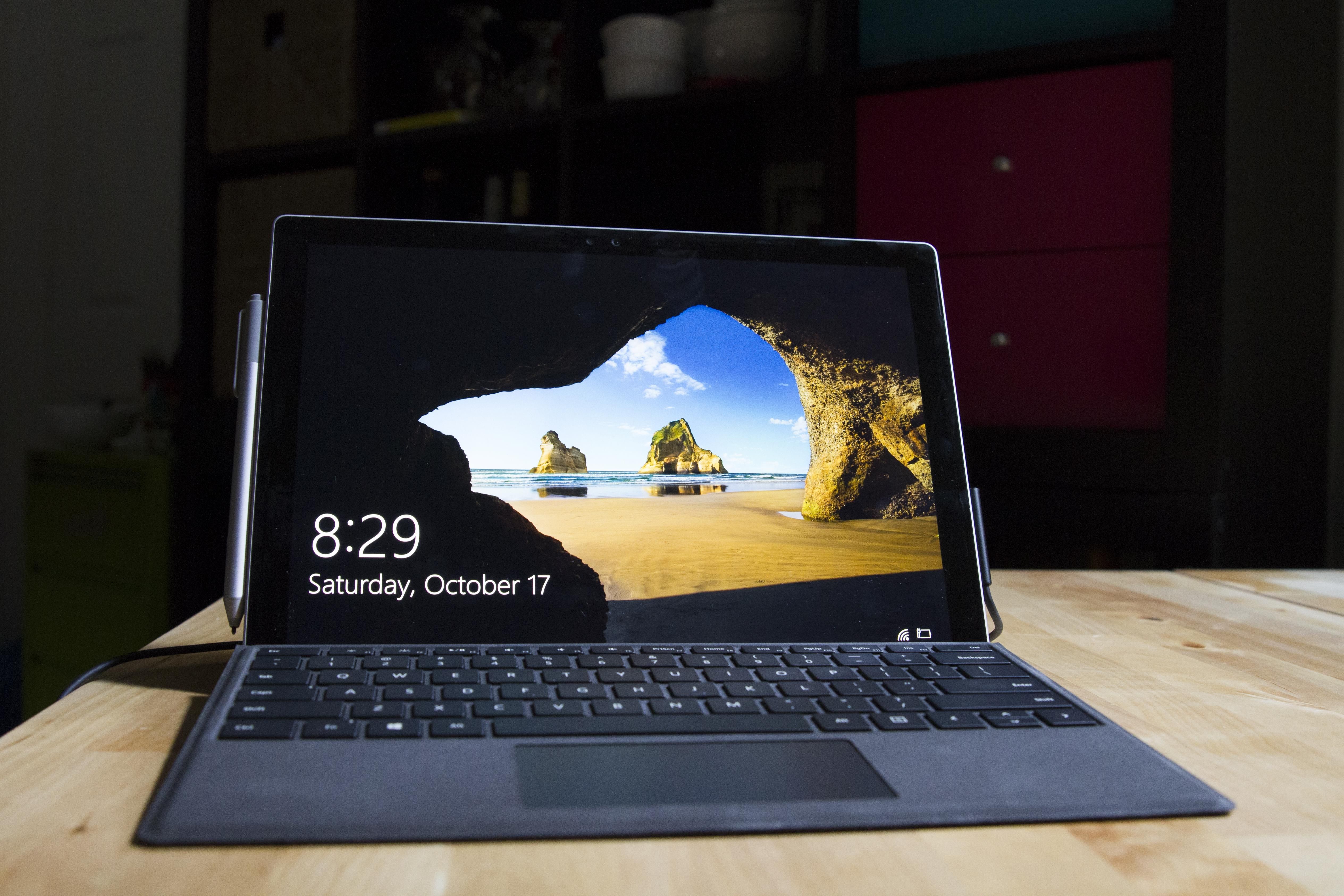 Знову посварились: Microsoft звинуватила Apple в крадіжці ідеї