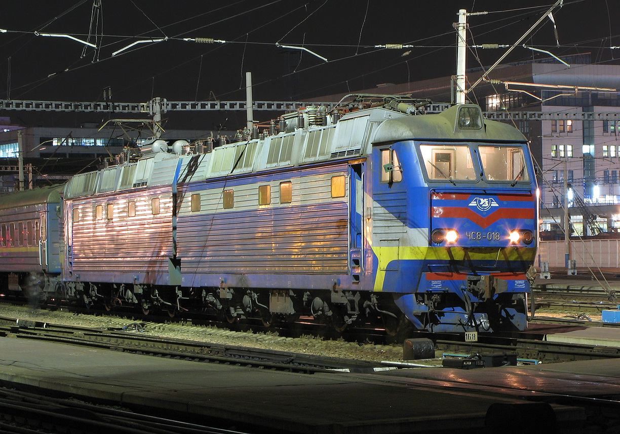 "Укрзалізниця" пропускає вагони РФ і пригальмовує українські експортні вантажі, – нардеп