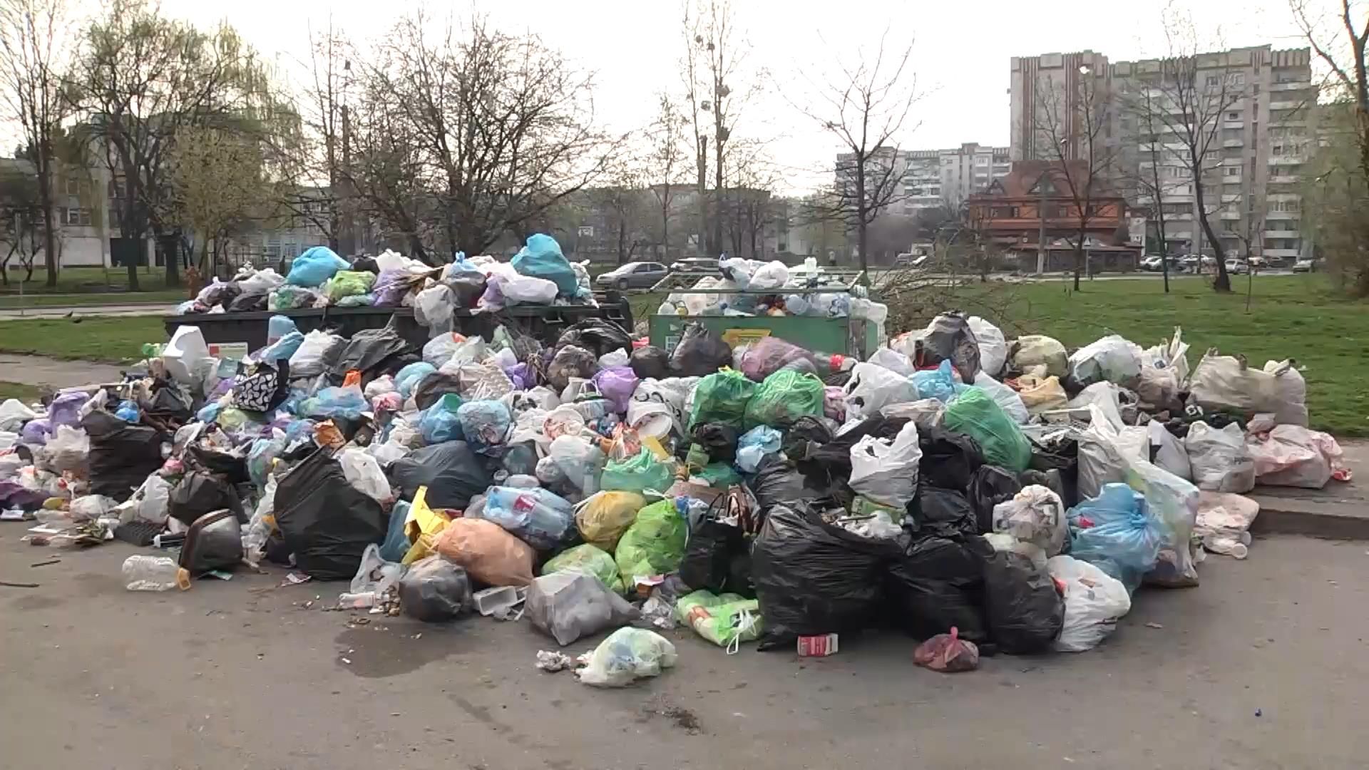 Домовлятися краще коли є заручники: чому Львів опинився на межі техногенної катастрофи через сміття
