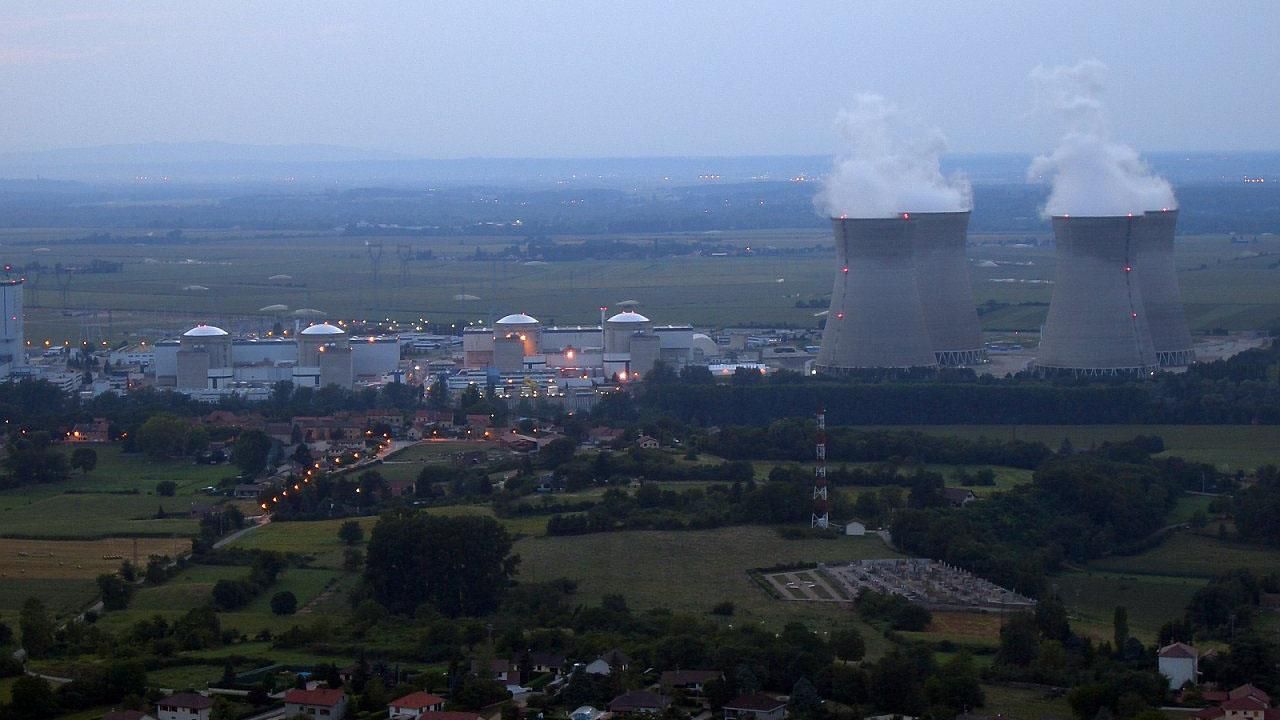 Ядерный реактор АЭС загорелся во Франции