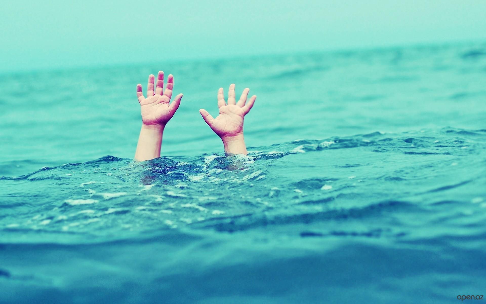 В России перевернулась лодка с детьми: есть погибшие и пропавших без вести