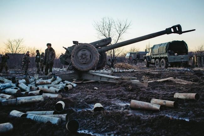 Бойовики продовжують використовувати важку артилерію, серед українців є поранені, – Штаб АТО