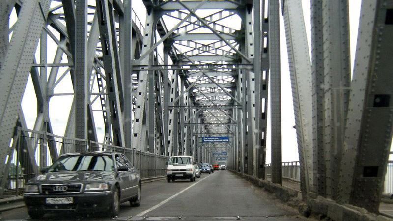 Черкаський міст через Дніпро закрили на ремонт