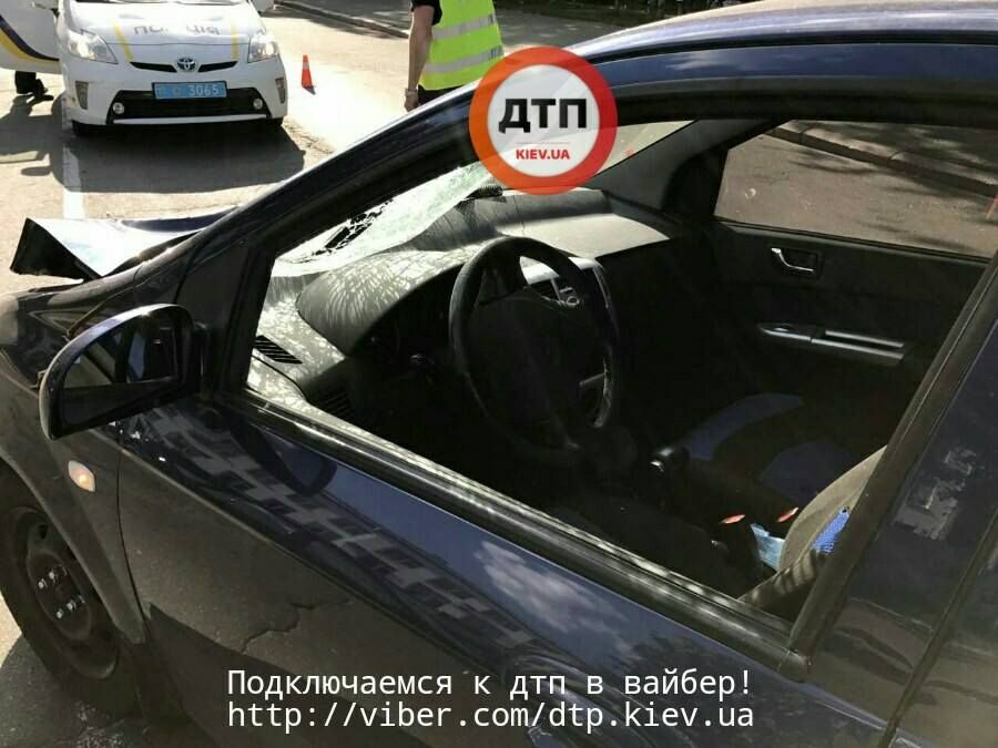 Нетвереза водій у Києві насмерть збила бабусю: опублікували фото