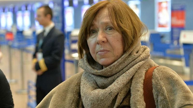 Алексиевич объяснила российским СМИ, почему украинская власть – не фашисты Алексиевич объяснила российским СМИ, почему украинская власть – не фашисты