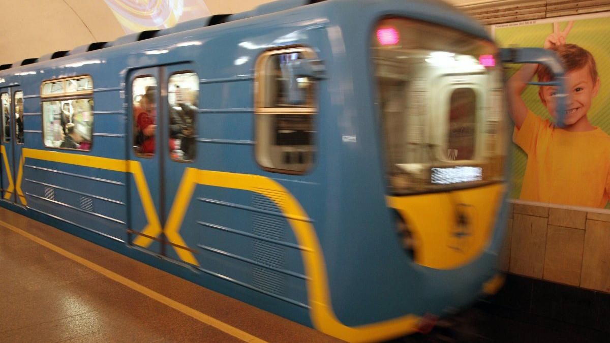 В полиции рассказали подробности жуткой смерти подростка в киевском метро